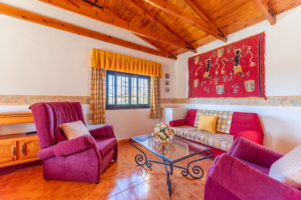 4 Bed Townhouse for sale in Las Chapas Costa Del Sol, Málaga, Spain