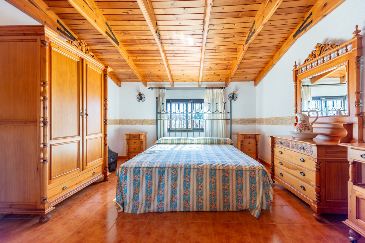 4 Bed Townhouse for sale in Las Chapas Costa Del Sol, Málaga, Spain