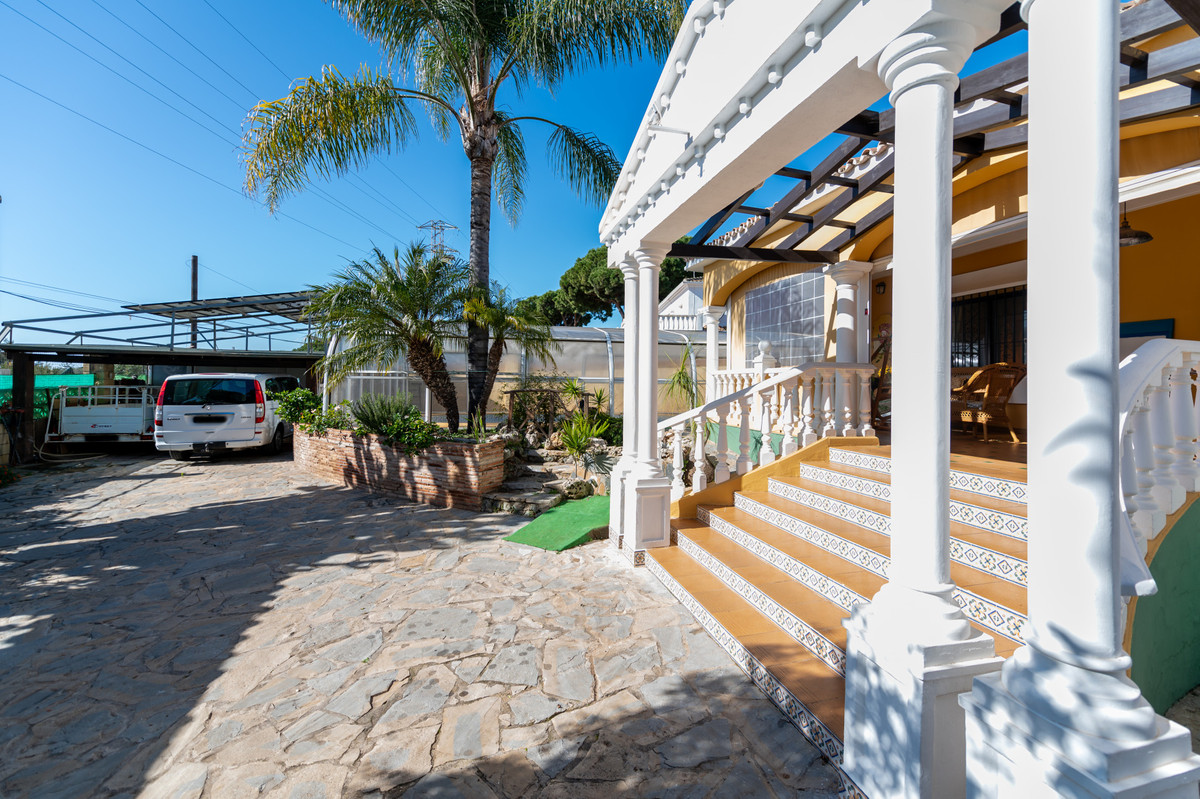 4 Bed Townhouse for sale in Las Chapas Costa Del Sol, Málaga, Spain