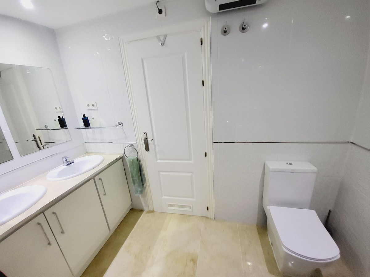 Se vende Apartamento Planta Baja de 2 dormitorios en Costa Del Sol, Málaga, España
