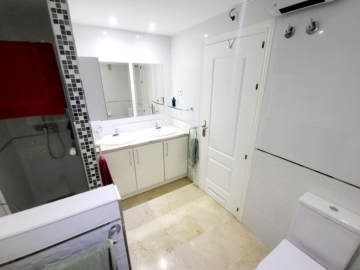 Se vende Apartamento Planta Baja de 2 dormitorios en Costa Del Sol, Málaga, España
