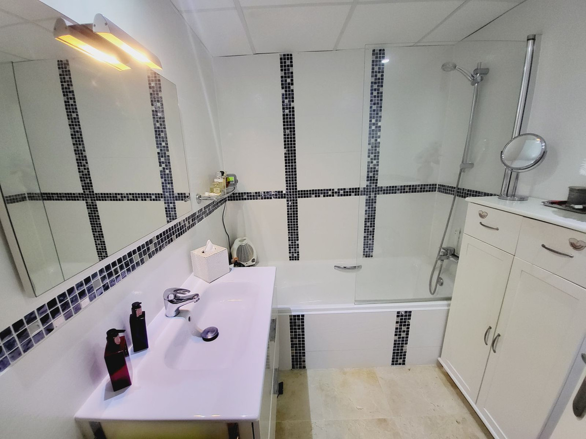 Se vende Apartamento Planta Baja de 2 dormitorios en Costa Del Sol, Málaga, España