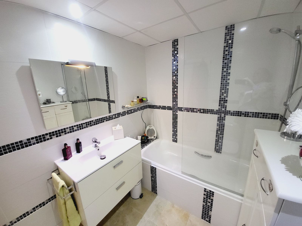 Se vende Apartamento Planta Baja de 2 dormitorios en Costa Del Sol, Málaga, España