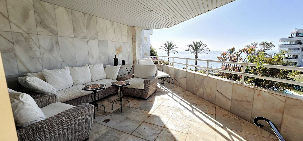 Se vende Apartamento Planta Media de 2 dormitorios en Costa Del Sol, Málaga, España