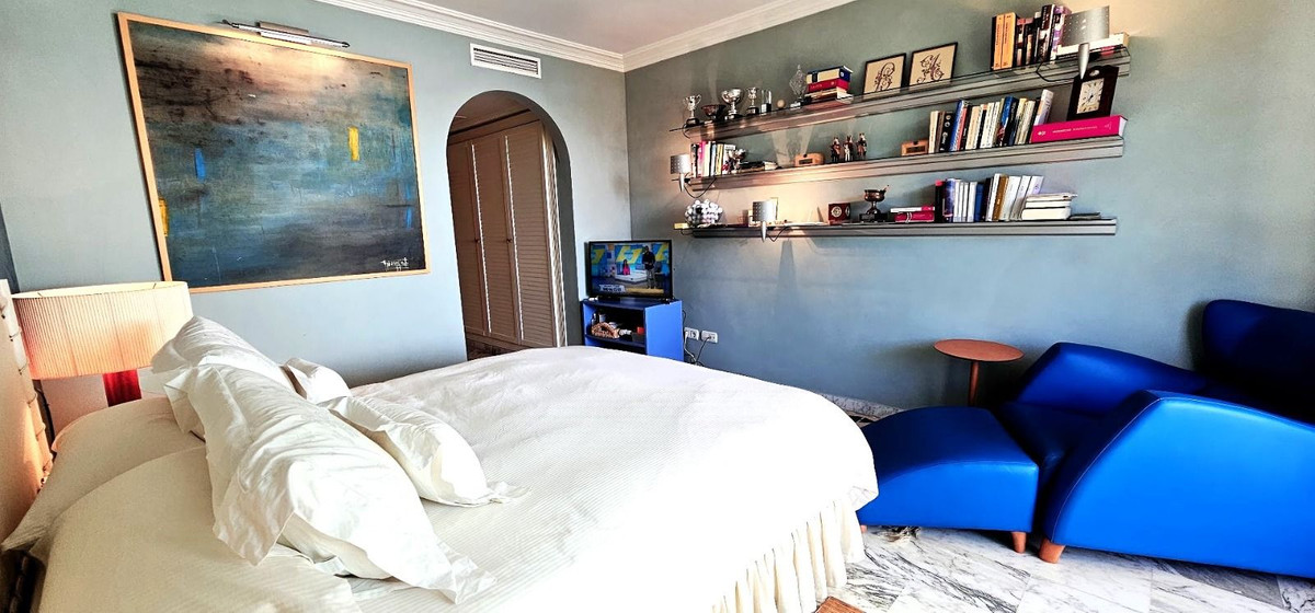 Se vende Apartamento Planta Media de 2 dormitorios en Costa Del Sol, Málaga, España