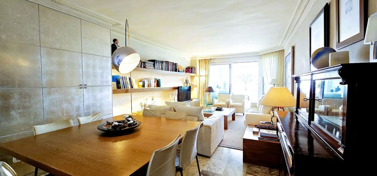 Se vende Apartamento Planta Media de 2 dormitorios en Costa Del Sol, Málaga, España