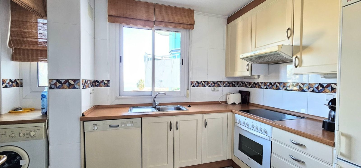 Se vende Apartamento Planta Media de 2 dormitorios en Costa Del Sol, Málaga, España
