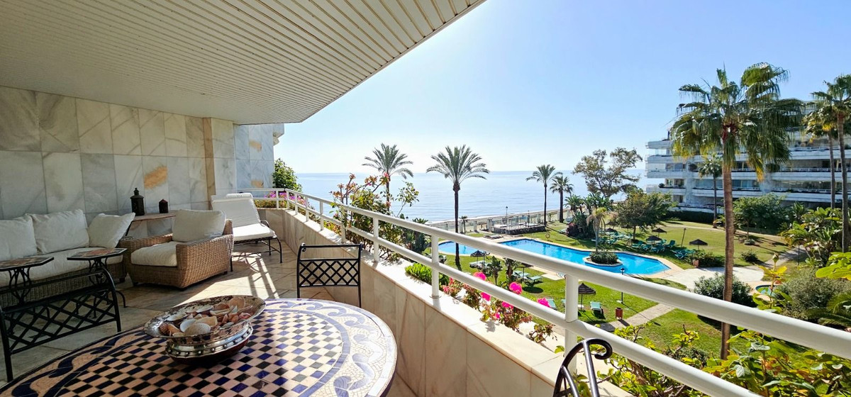 Se vende Apartamento Planta Media de 2 dormitorios en Costa Del Sol, Málaga, España