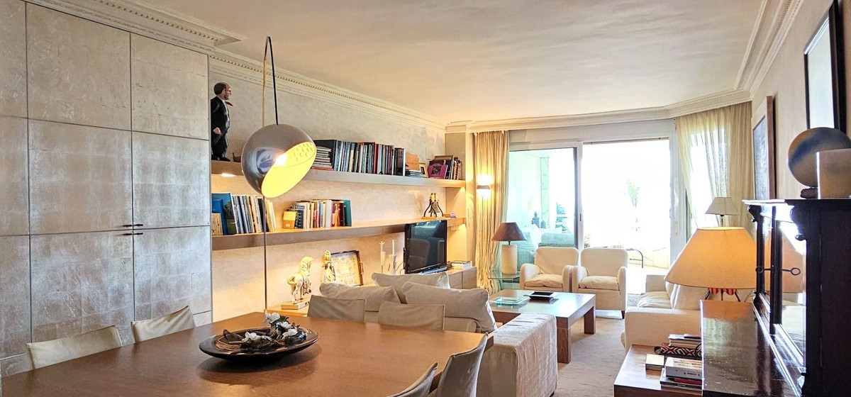 Se vende Apartamento Planta Media de 2 dormitorios en Costa Del Sol, Málaga, España