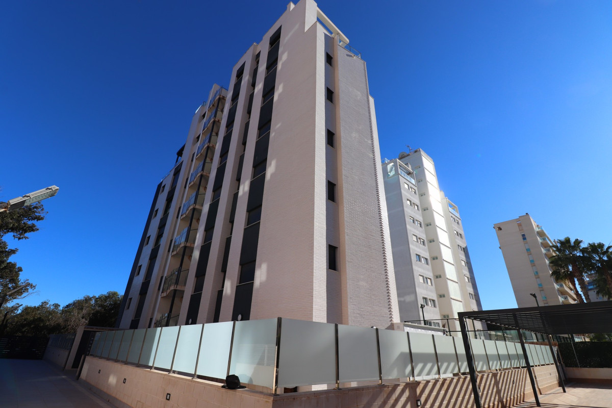 Se vende Apartamento Planta Baja de 3 dormitorios en Costa Blanca, Alicante, España
