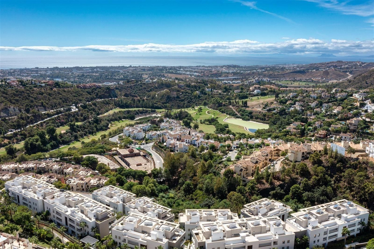 3 Bed Apartment for sale in Los Arqueros Costa Del Sol, Málaga, Spain