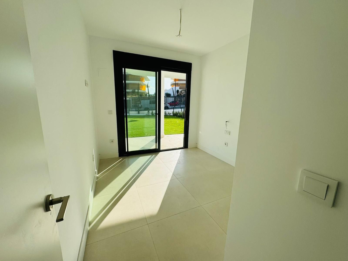 2 Bed Apartment for sale in Fuengirola Costa Del Sol, Málaga, Spain
