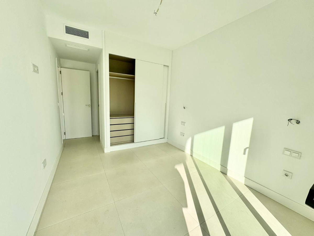 2 Bed Apartment for sale in Fuengirola Costa Del Sol, Málaga, Spain