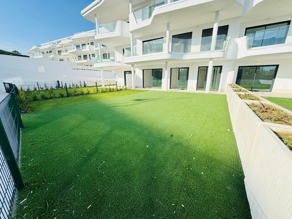 2 Bed Apartment for sale in Fuengirola Costa Del Sol, Málaga, Spain