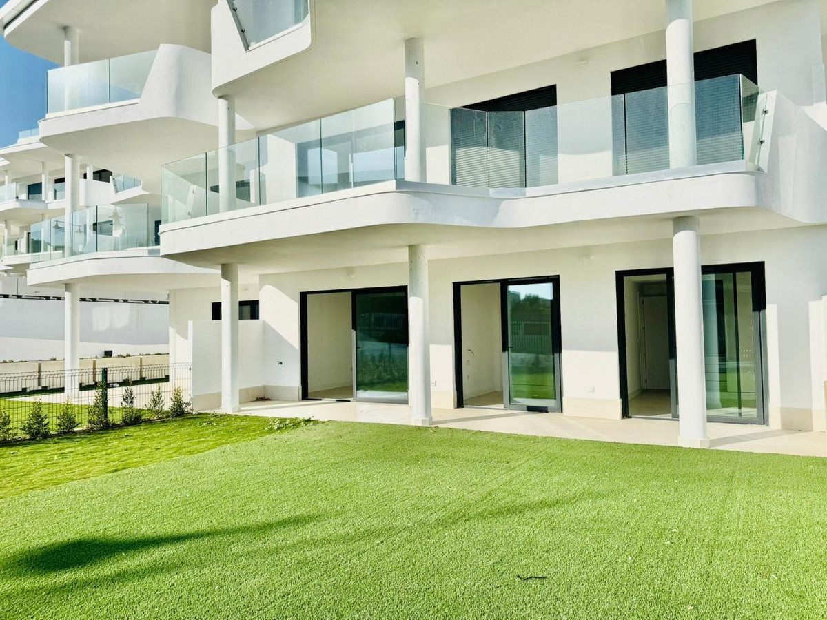 2 Bed Apartment for sale in Fuengirola Costa Del Sol, Málaga, Spain
