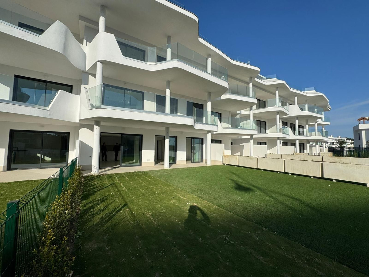 2 Bed Apartment for sale in Fuengirola Costa Del Sol, Málaga, Spain