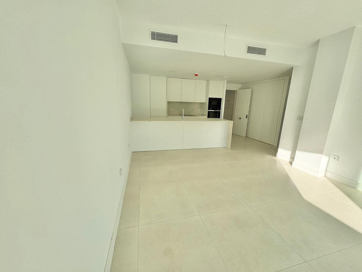 2 Bed Apartment for sale in Fuengirola Costa Del Sol, Málaga, Spain