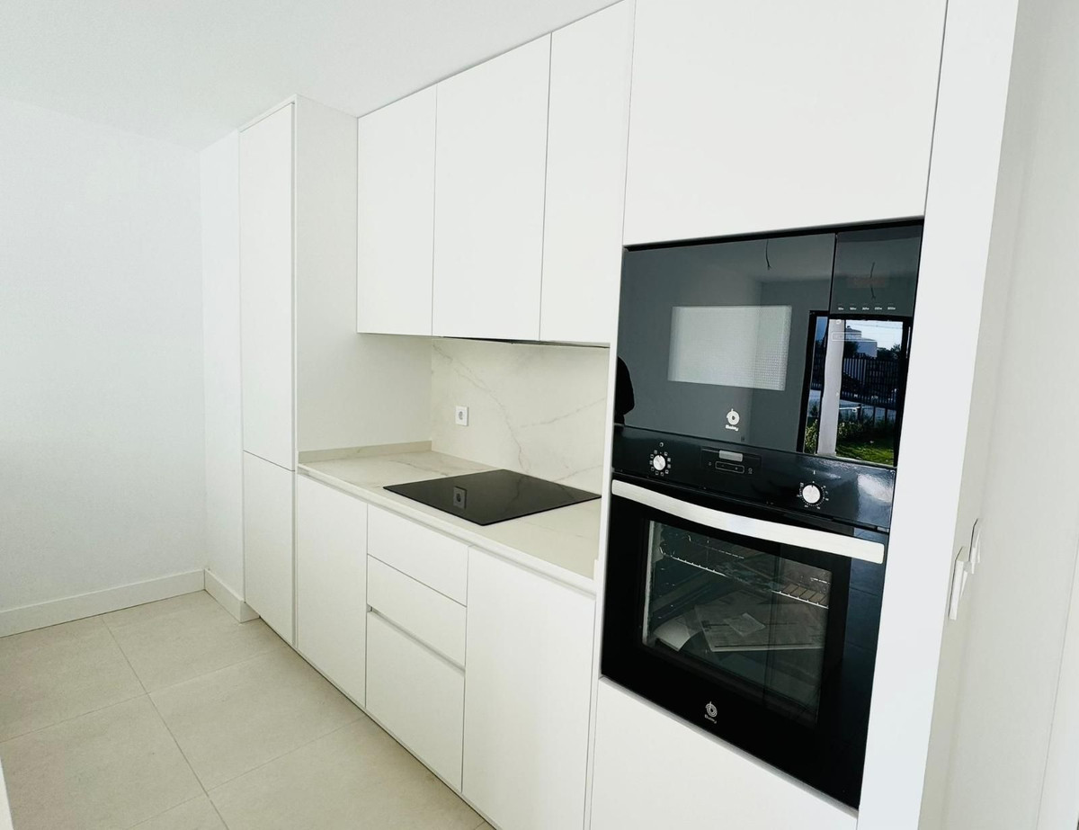 2 Bed Apartment for sale in Fuengirola Costa Del Sol, Málaga, Spain