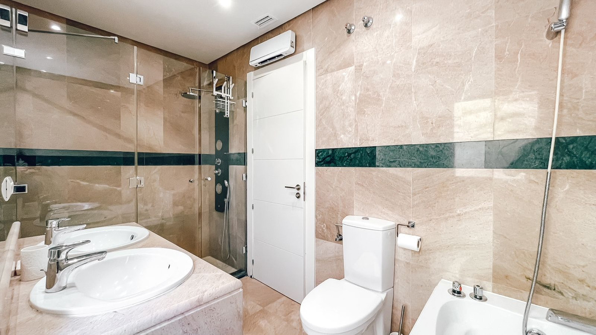 2 Bed Apartment for sale in Marbella Costa Del Sol, Málaga, Spain