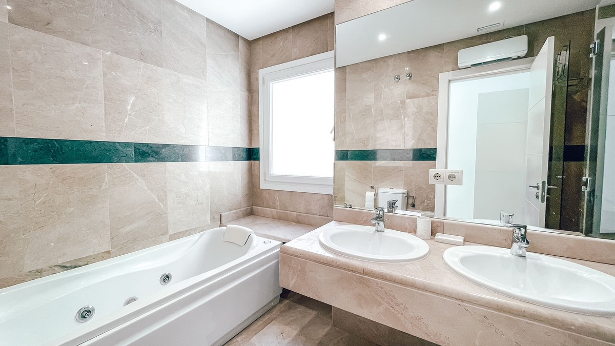 2 Bed Apartment for sale in Marbella Costa Del Sol, Málaga, Spain