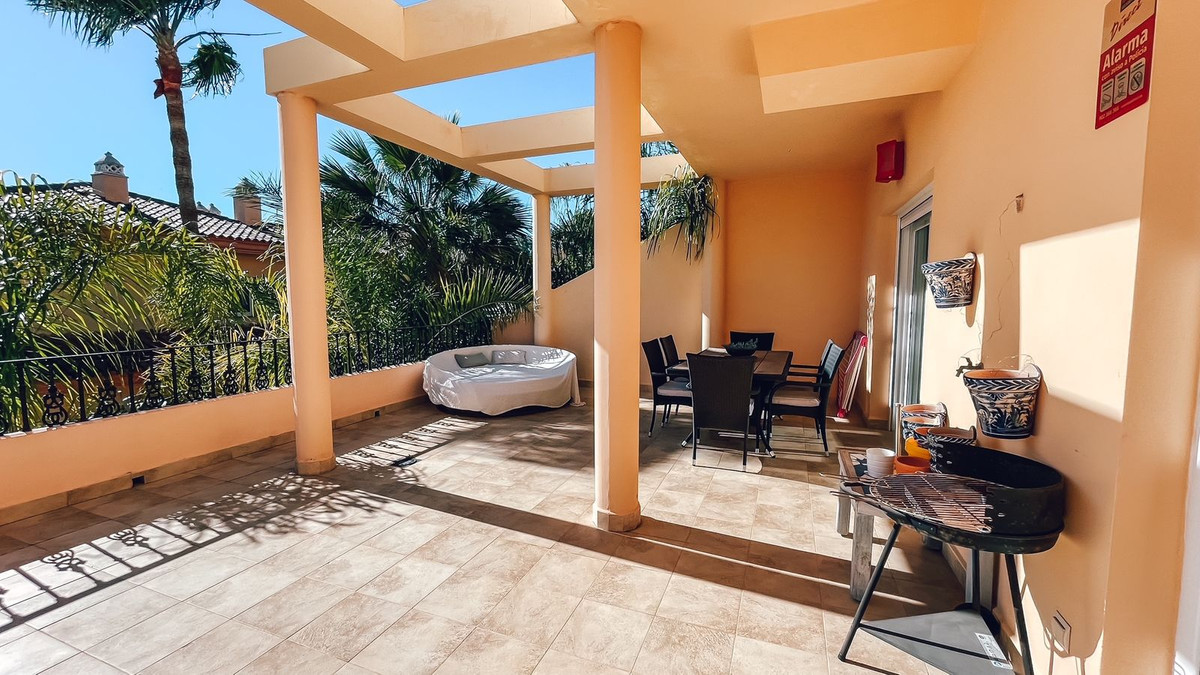 2 Bed Apartment for sale in Marbella Costa Del Sol, Málaga, Spain