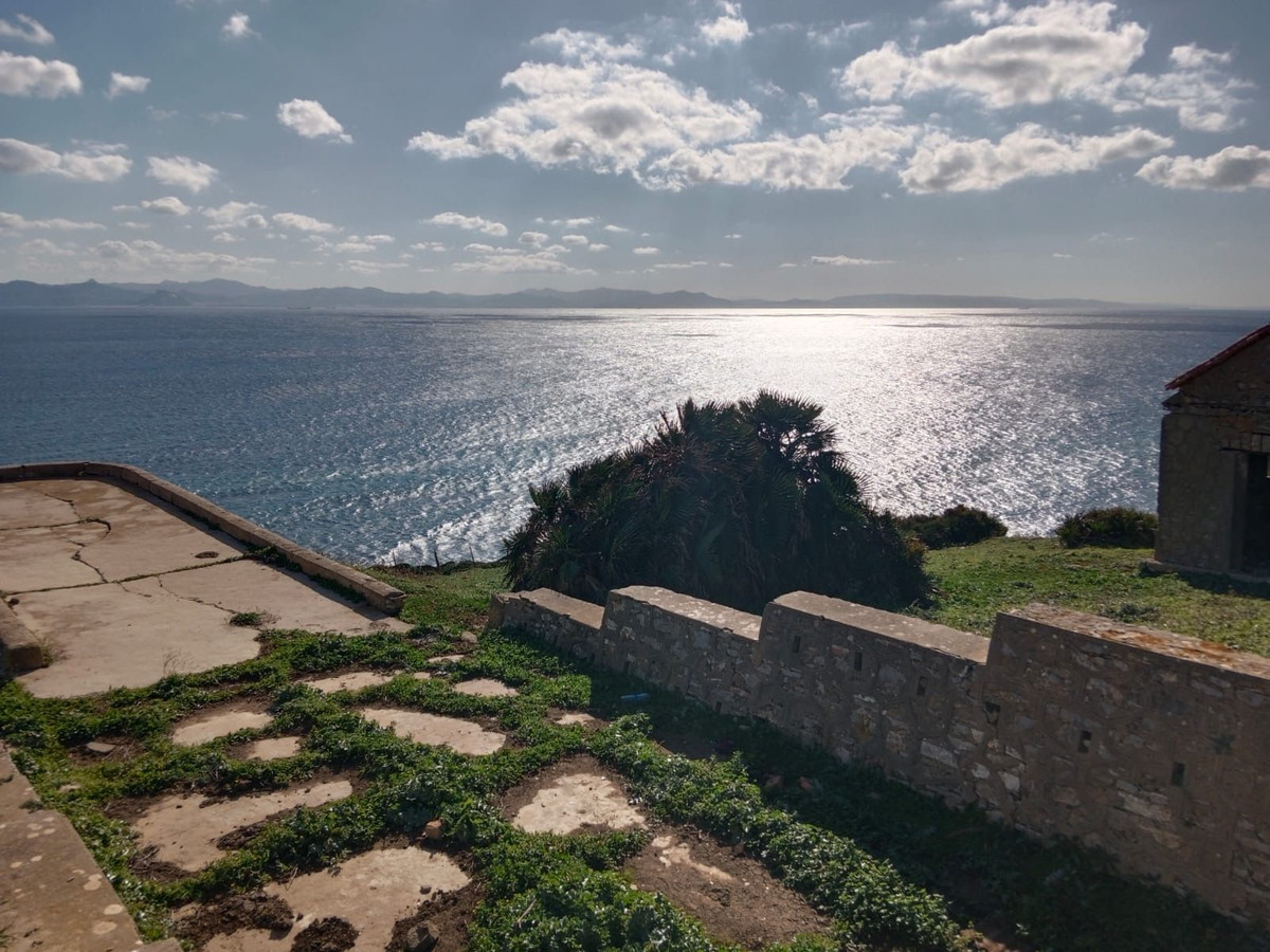 Se vende Terreno con Ruina  en Costa Del Sol, Málaga, España