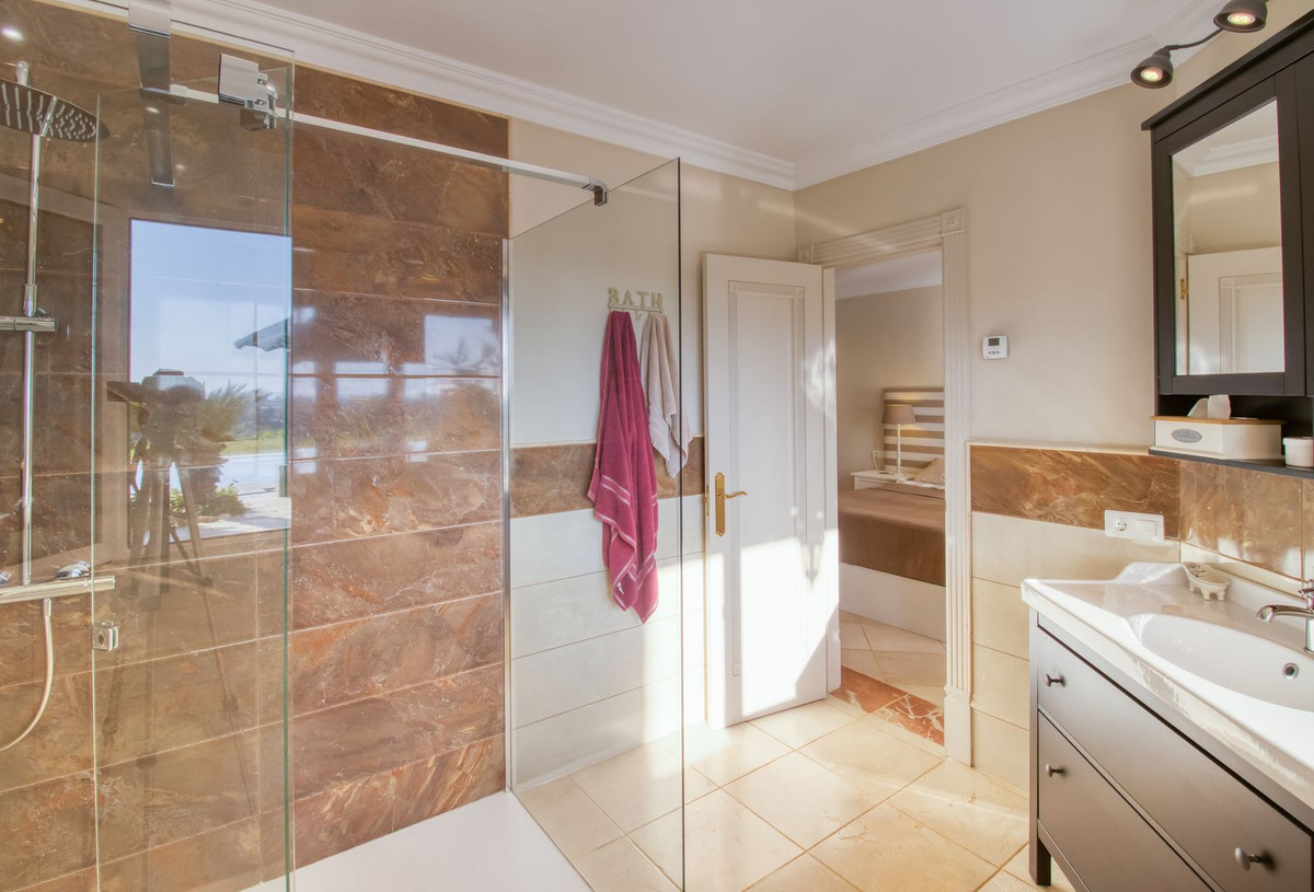 4 Bed Townhouse for sale in Estepona Costa Del Sol, Málaga, Spain
