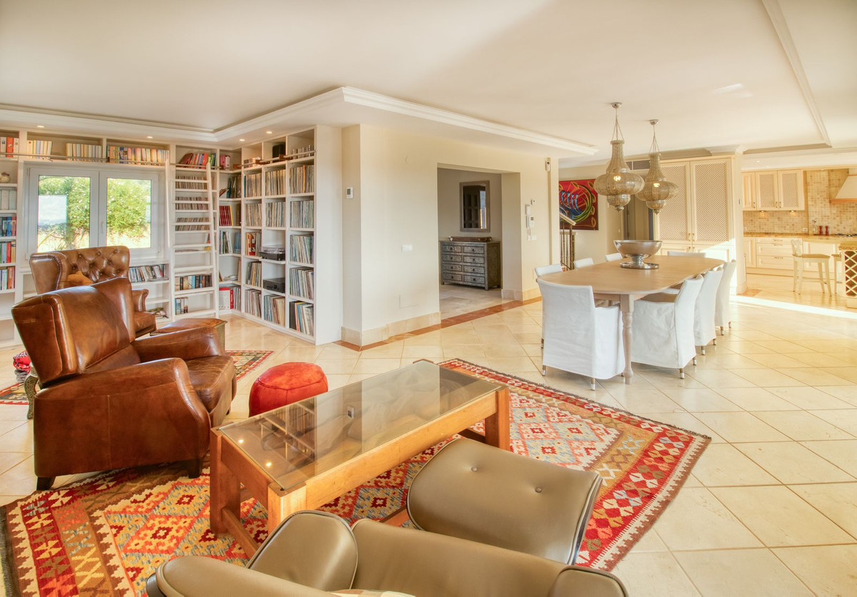 4 Bed Townhouse for sale in Estepona Costa Del Sol, Málaga, Spain
