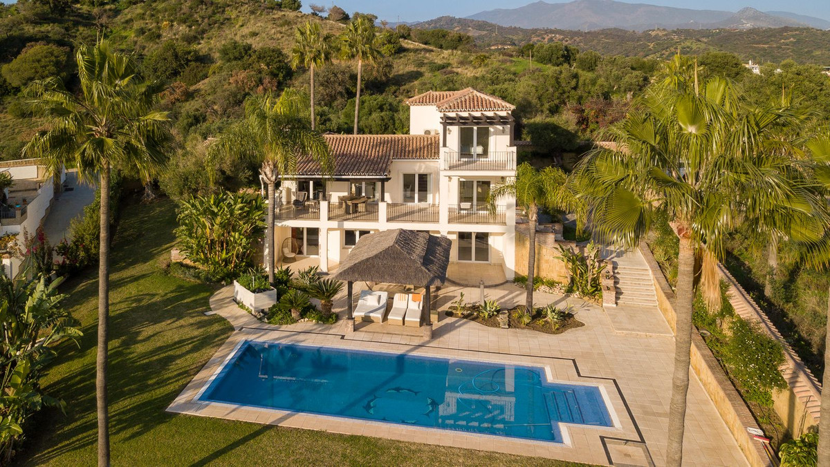 4 Bed Townhouse for sale in Estepona Costa Del Sol, Málaga, Spain