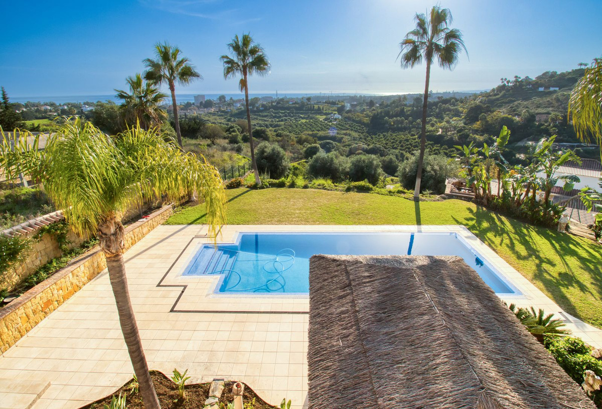 4 Bed Townhouse for sale in Estepona Costa Del Sol, Málaga, Spain