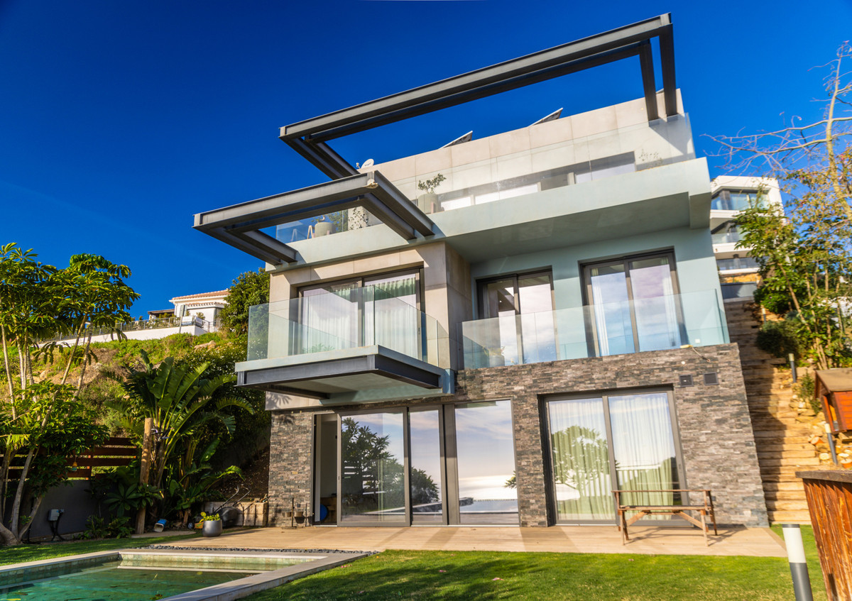 5 Bed Townhouse for sale in Mijas Costa Del Sol, Málaga, Spain