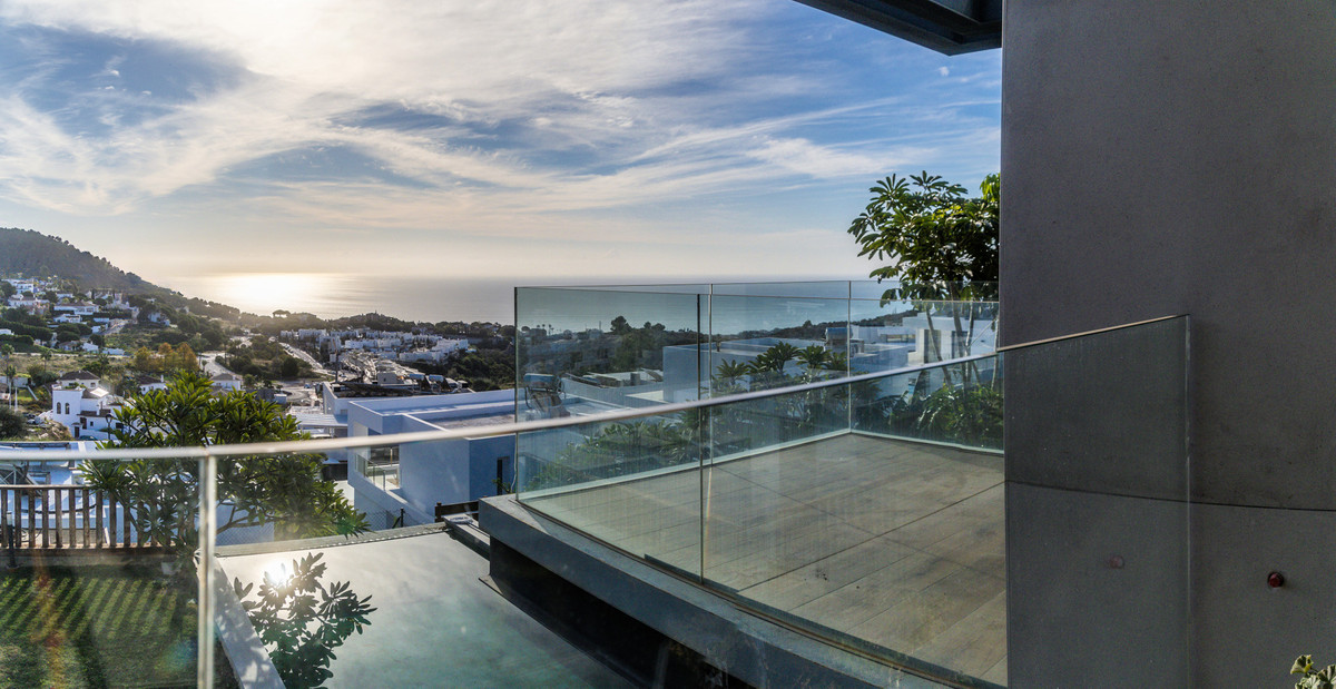 5 Bed Townhouse for sale in Mijas Costa Del Sol, Málaga, Spain