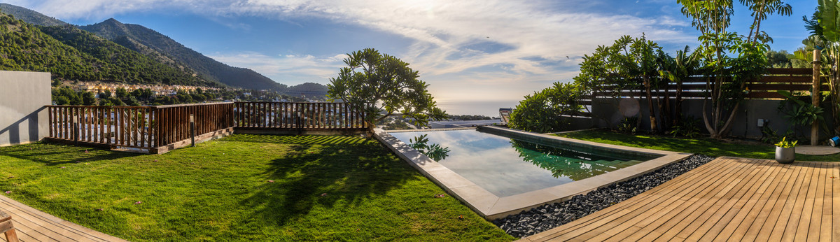 5 Bed Townhouse for sale in Mijas Costa Del Sol, Málaga, Spain
