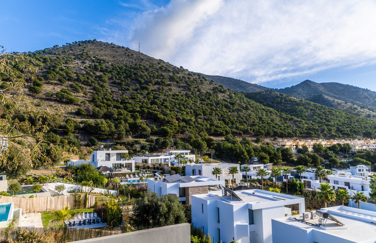 5 Bed Townhouse for sale in Mijas Costa Del Sol, Málaga, Spain