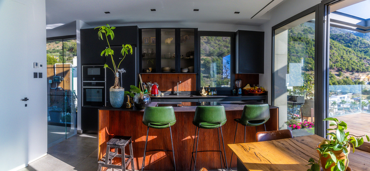 5 Bed Townhouse for sale in Mijas Costa Del Sol, Málaga, Spain