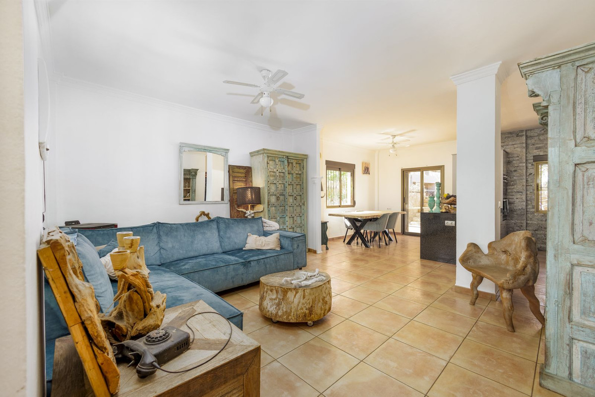 Se vende Villa - Chalet de 3 dormitorios en Costa Del Sol East, Málaga, España