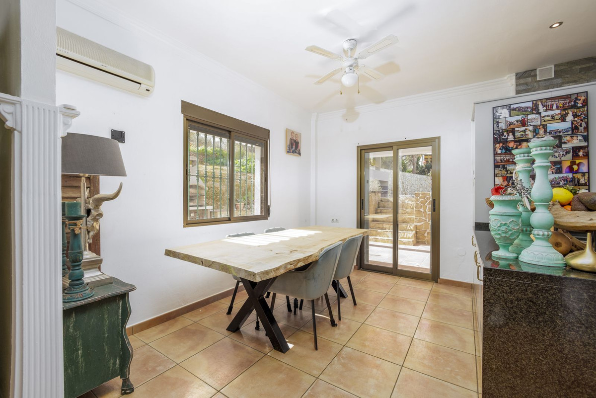 Se vende Villa - Chalet de 3 dormitorios en Costa Del Sol East, Málaga, España