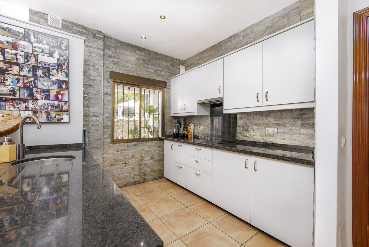 Se vende Villa - Chalet de 3 dormitorios en Costa Del Sol East, Málaga, España