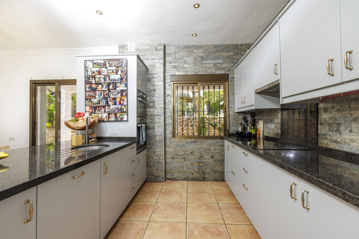 Se vende Villa - Chalet de 3 dormitorios en Costa Del Sol East, Málaga, España