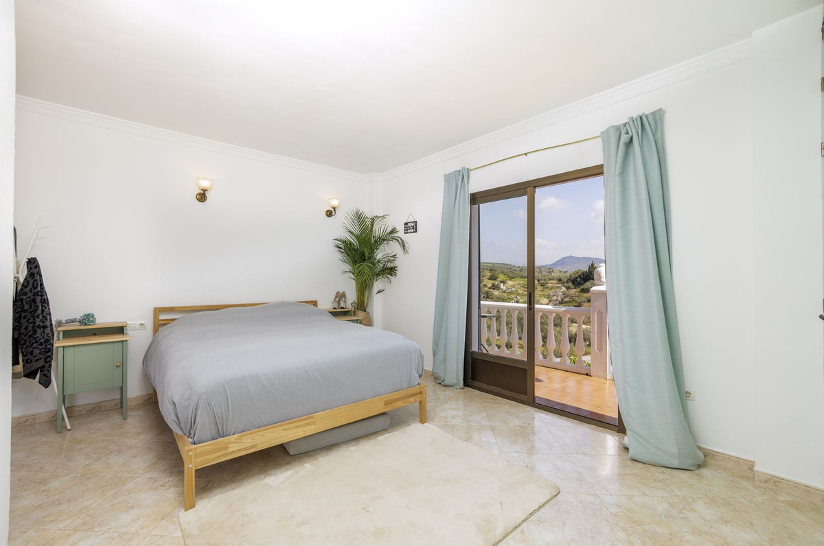 Se vende Villa - Chalet de 3 dormitorios en Costa Del Sol East, Málaga, España