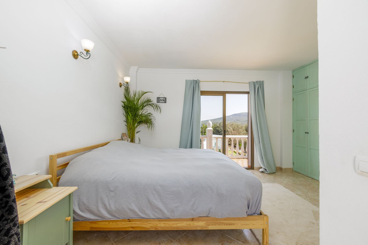 Se vende Villa - Chalet de 3 dormitorios en Costa Del Sol East, Málaga, España