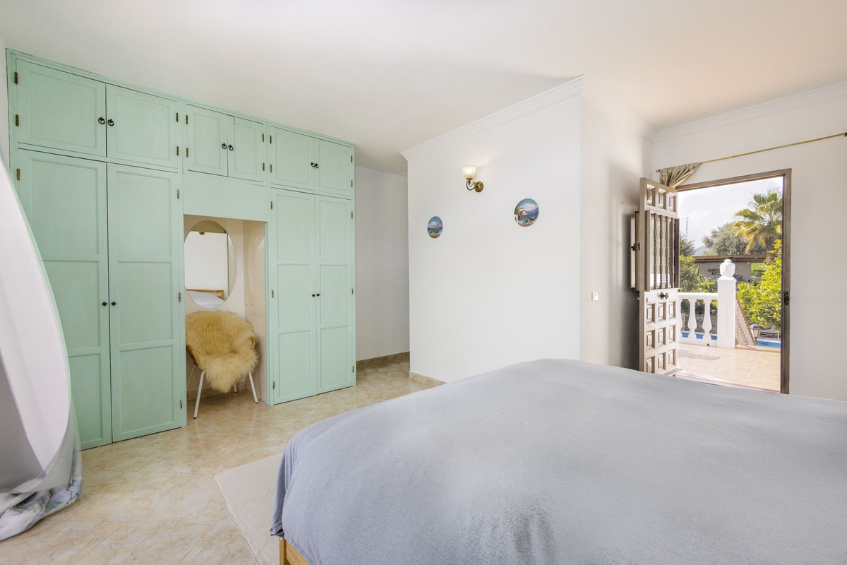 Se vende Villa - Chalet de 3 dormitorios en Costa Del Sol East, Málaga, España