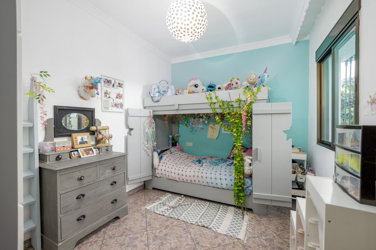 Se vende Villa - Chalet de 3 dormitorios en Costa Del Sol East, Málaga, España