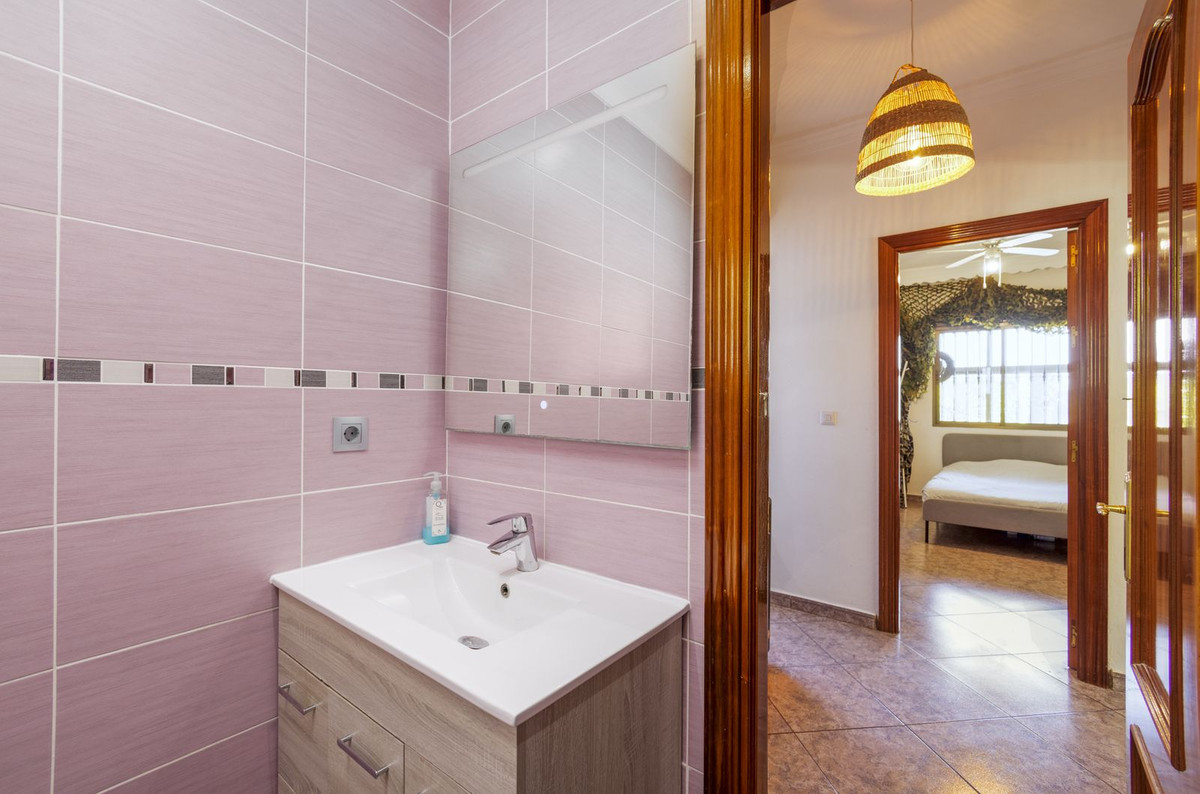 Se vende Villa - Chalet de 3 dormitorios en Costa Del Sol East, Málaga, España