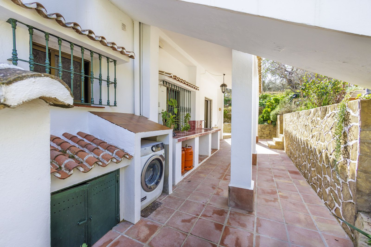 Se vende Villa - Chalet de 3 dormitorios en Costa Del Sol East, Málaga, España