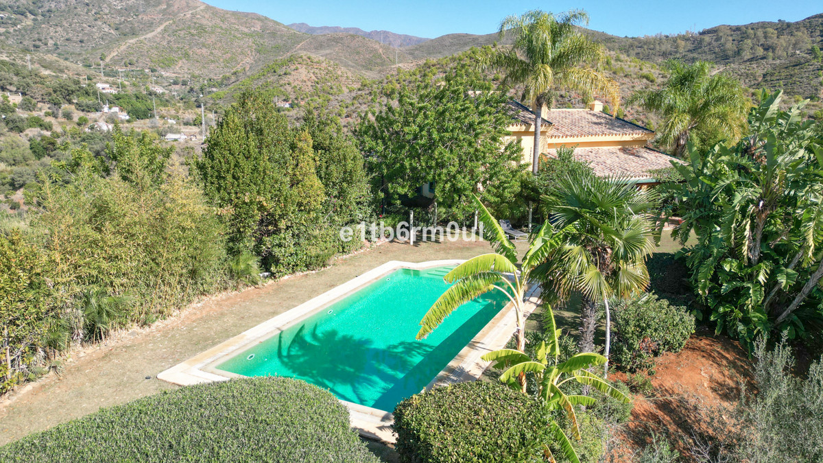 Se vende Finca - Cortijo de 5 dormitorios en Costa Del Sol, Málaga, España