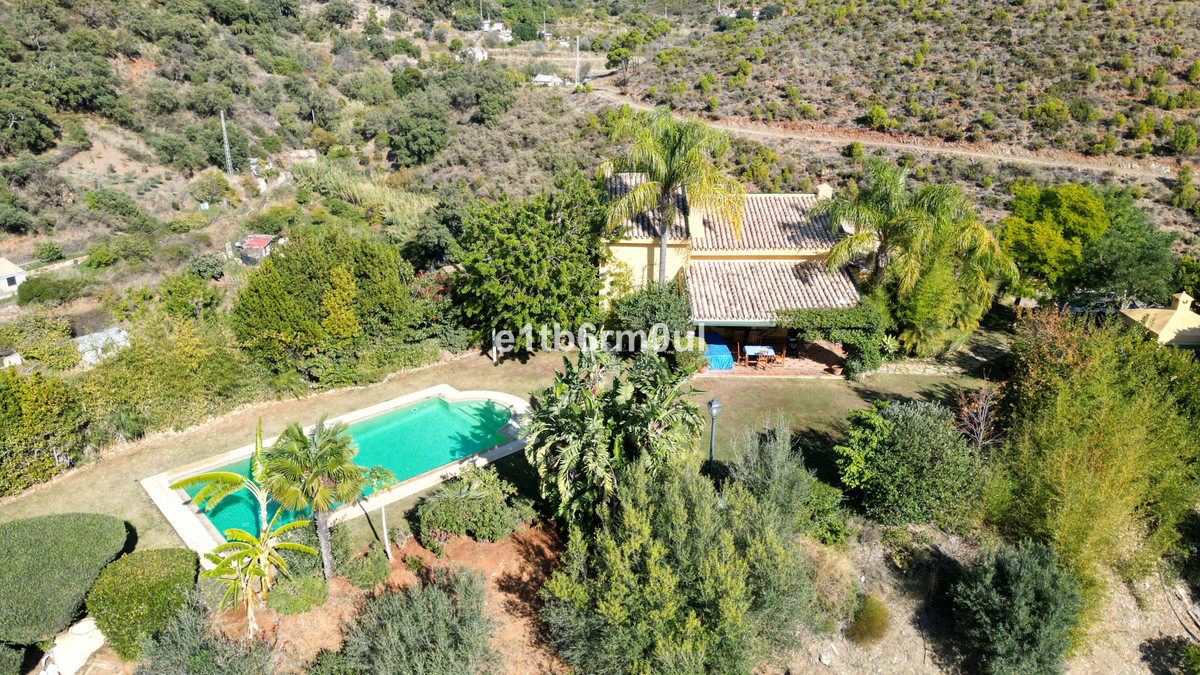Se vende Finca - Cortijo de 5 dormitorios en Costa Del Sol, Málaga, España