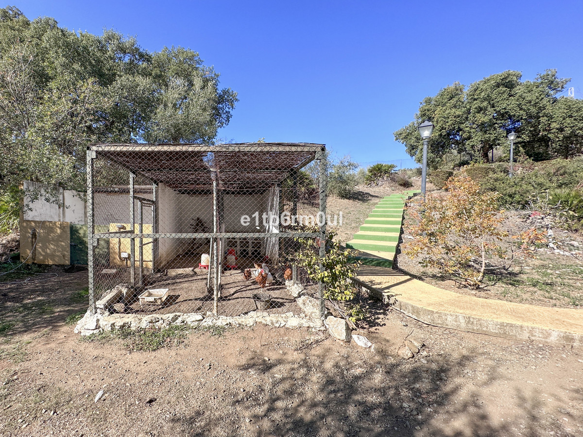 Se vende Finca - Cortijo de 5 dormitorios en Costa Del Sol, Málaga, España