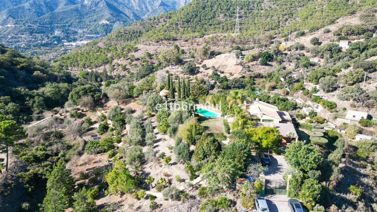 Se vende Finca - Cortijo de 5 dormitorios en Costa Del Sol, Málaga, España