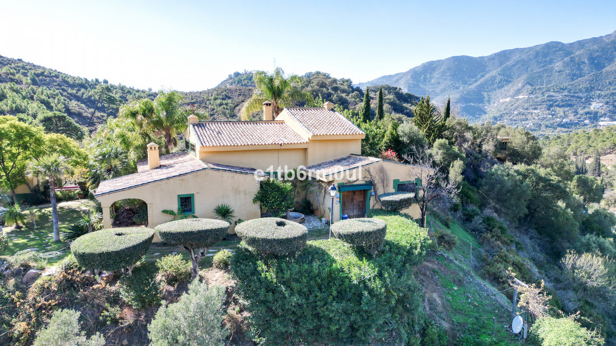 Se vende Finca - Cortijo de 5 dormitorios en Costa Del Sol, Málaga, España